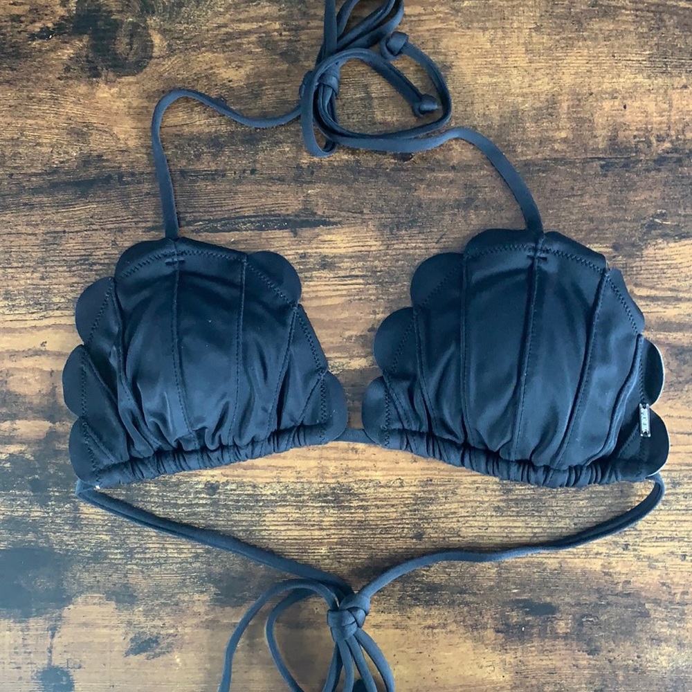 Victoria’s Secret Pink scalloped bikini top